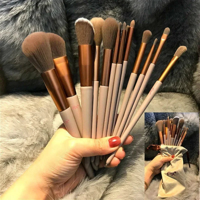 Soft Fluffy Makeup Brushes Set for Cosmetics Foundation Blush Powder Eyeshadow Kabuki Blending Makeup Brush Beauty Tool
